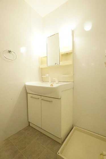 リバーパレス B棟