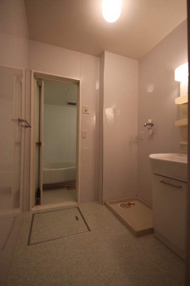 リバーパレス B棟