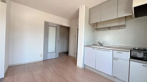 リバティ津高南館 B