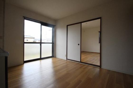 ガーデンハイツ福島D棟