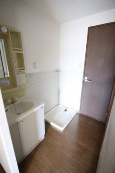 ガーデンハイツ福島D棟