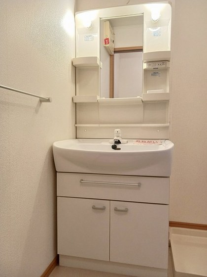 ブリーゼ イズミ B棟