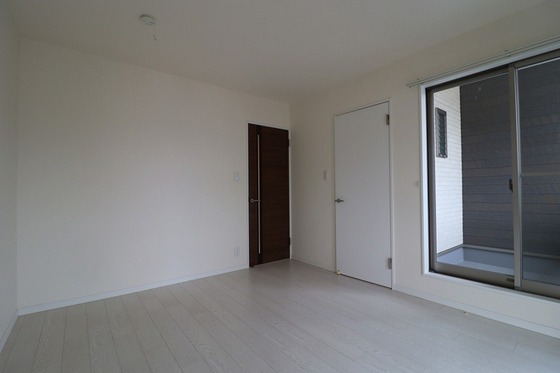 メゾネット八幡 A棟