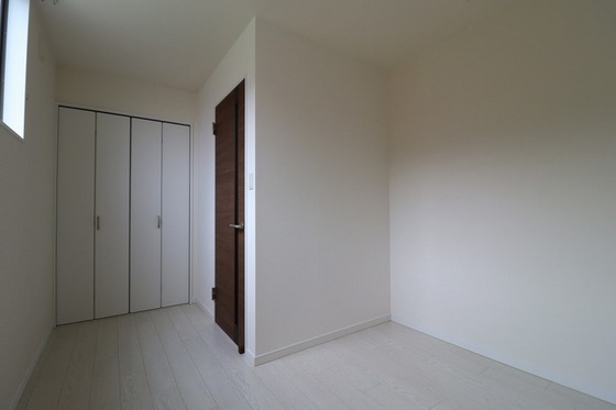 メゾネット八幡 A棟