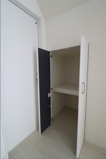 メゾネット八幡 A棟