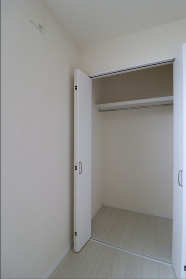 メゾネット八幡 A棟