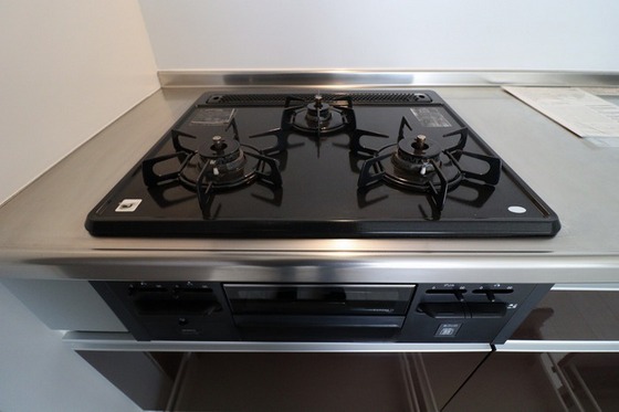 メゾネット八幡 A棟