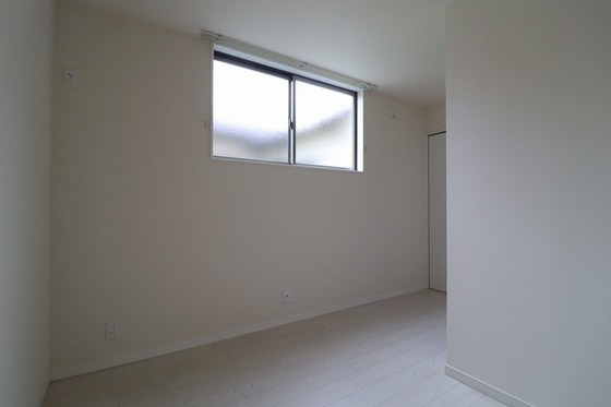 メゾネット八幡 A棟