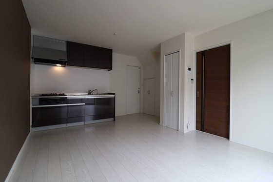 メゾネット八幡 A棟