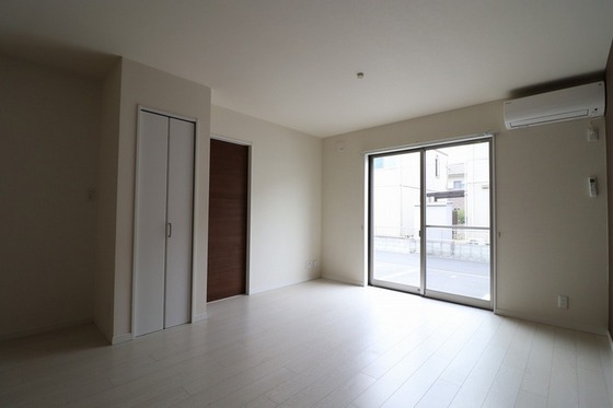 メゾネット八幡 A棟