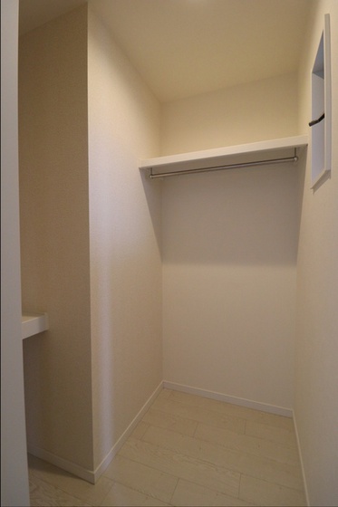 メゾネット八幡 A棟