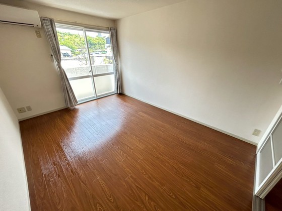 ウエストヒルズD