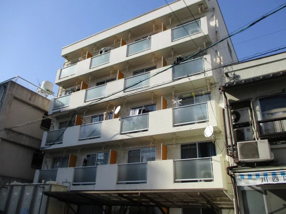 プレアール岡山医大東