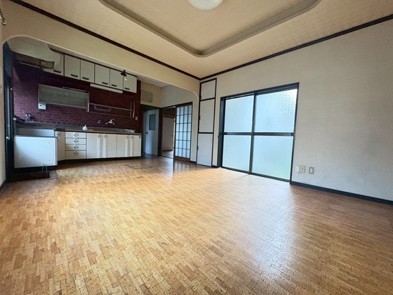 海田町新町貸家