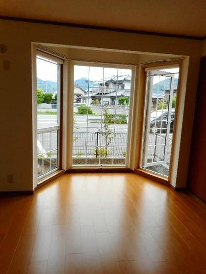 ファミール彦崎