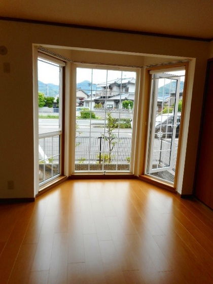 ファミール彦崎