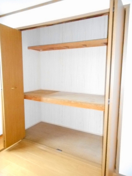 ファミール彦崎