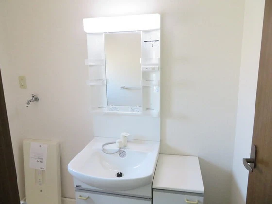 ニューエクセル三宅 E