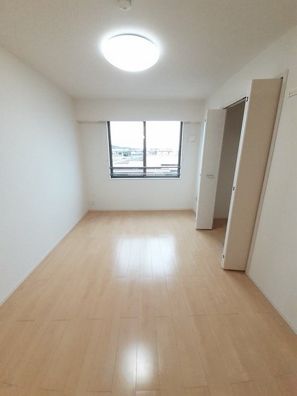 ヴィラ・マウントワン上東 B