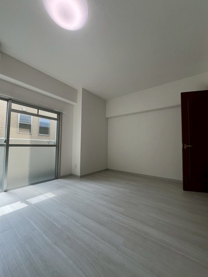 エスパース広電本社前