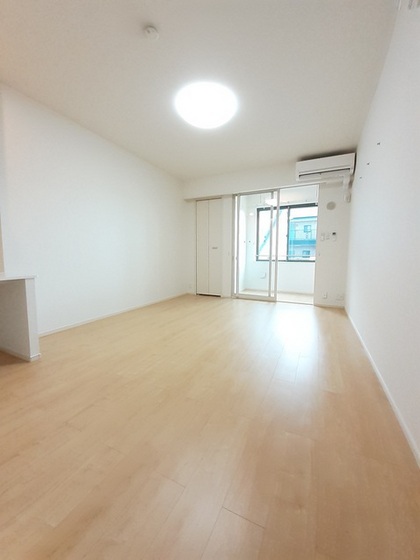 ウエストウイング