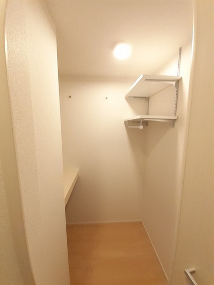 ウエストウイング