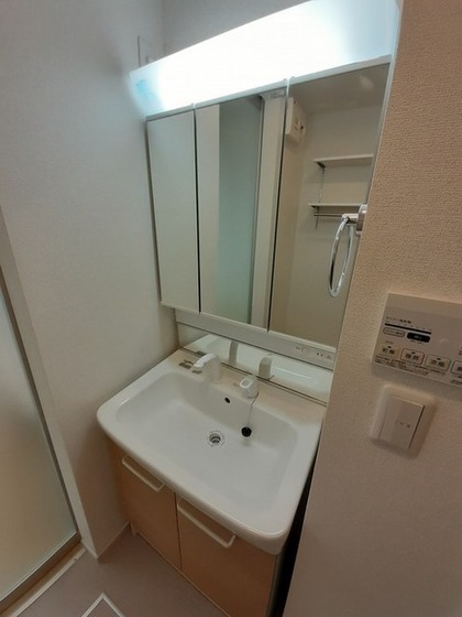 ウエストウイング