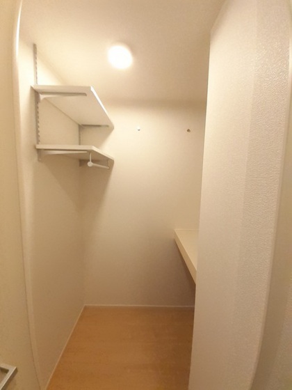 ウエストウイング