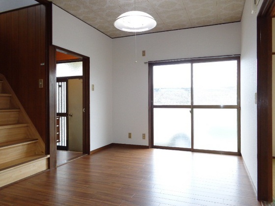 緑井8丁目西村借家 右