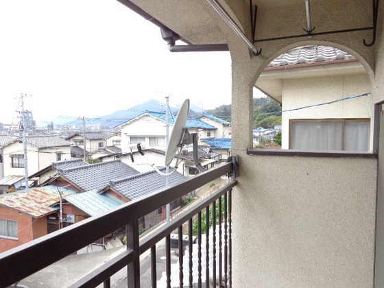 緑井8丁目西村借家 右