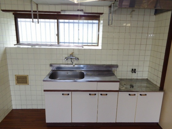 緑井8丁目西村借家 右