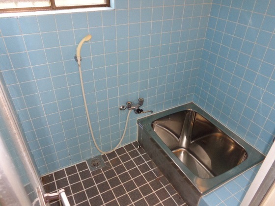 緑井8丁目西村借家 右