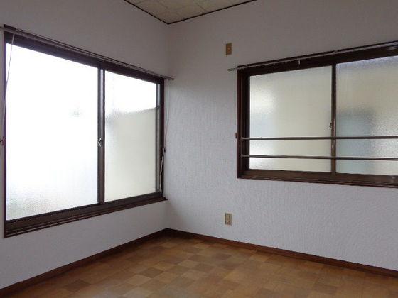 緑井8丁目西村借家 右