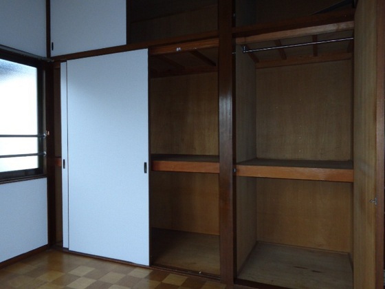 緑井8丁目西村借家 右