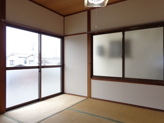 緑井8丁目西村借家 右