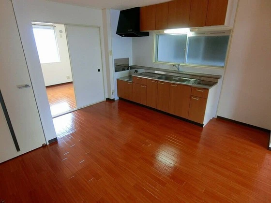 プレジール吉川 A棟