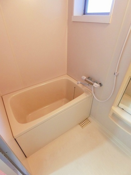 プレジール吉川 A棟