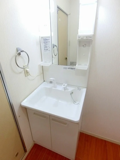 プレジール吉川 A棟