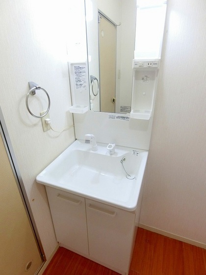 プレジール吉川 A棟