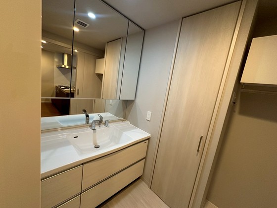 シャーメゾンステージ中央通り