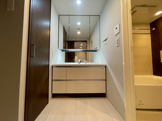 シャーメゾンステージ中央通り