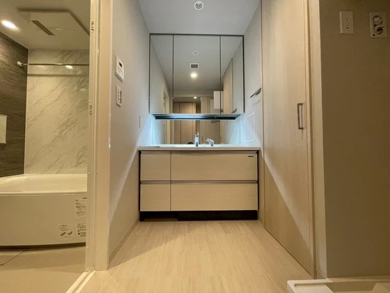 シャーメゾンステージ中央通り