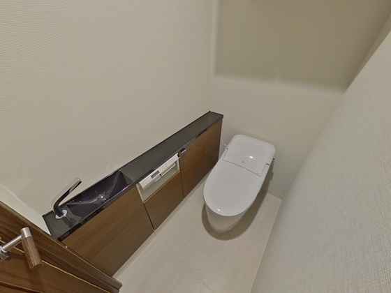 シャーメゾンステージ中央通り