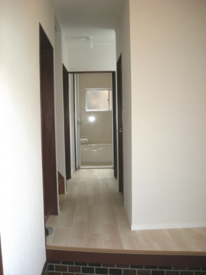 野崎様借家 西側