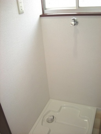 野崎様借家 西側