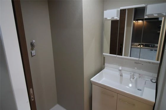 Monolith Bancho(モノリス番町)