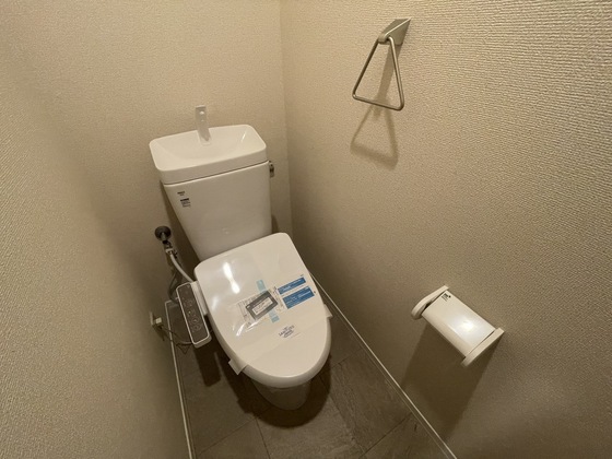 エモーション B棟