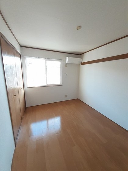 ハイムサンビレッジ D