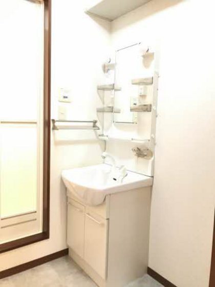 シャイニング テル B棟