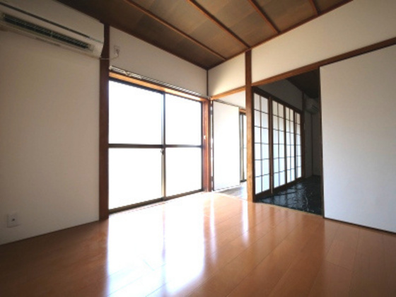 備前原貸家 西中